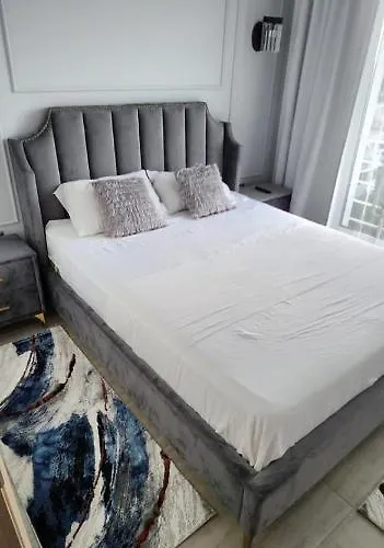 アパート La Mare Alezzi ナボダリ